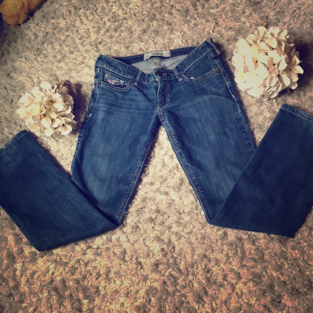 3/$25 Hollistsr jeans